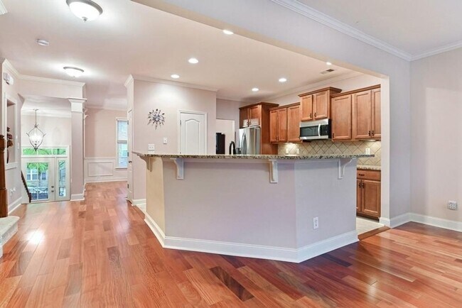 Building Photo - Charming 3BR Townhome in Alpharetta