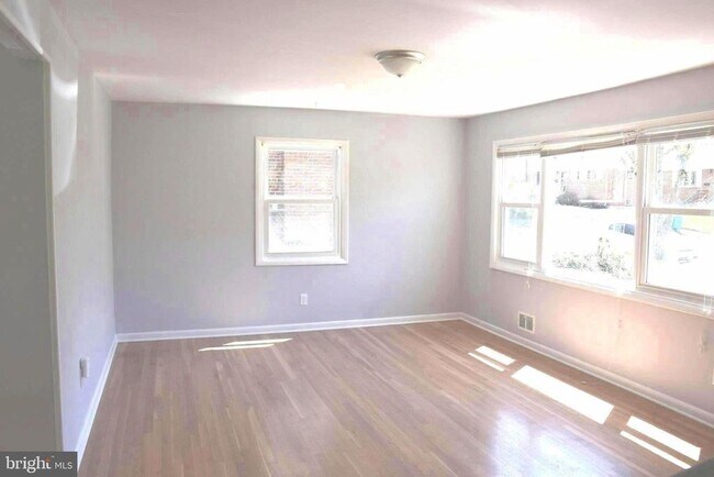 Foto del edificio - 6910 Emerson St