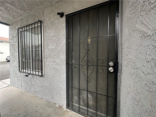Foto del edificio - 4689 W Sand Creek Ave