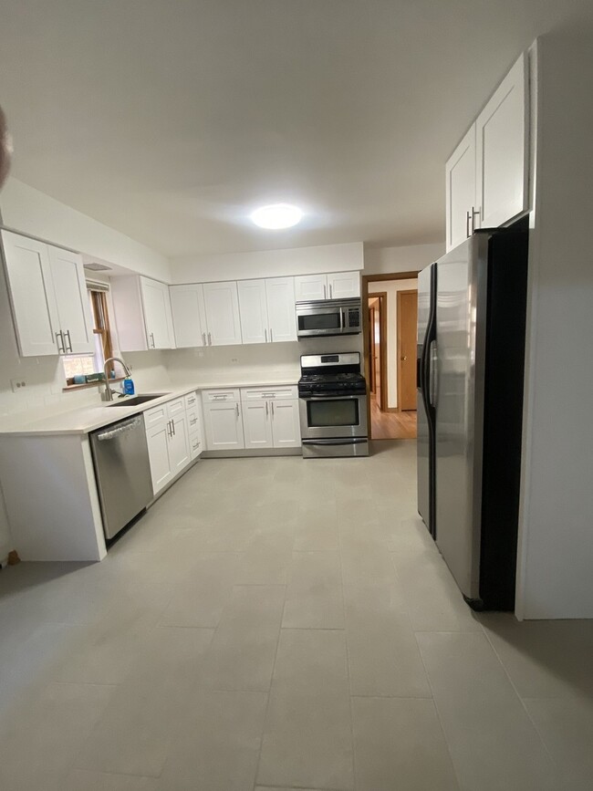 Foto del edificio - 5230 N Delphia Ave