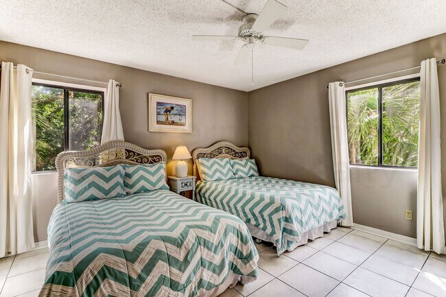 Foto del edificio - 2070 Beachwood Rd