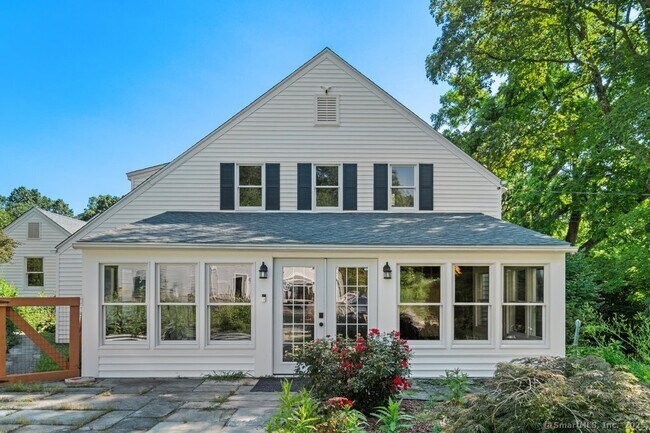 Building Photo - 120 Obtuse Hill Rd