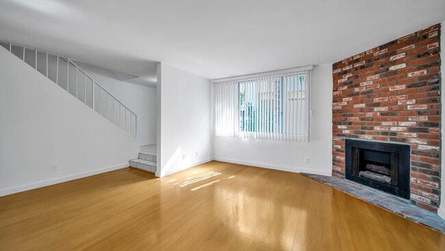 Building Photo - 129 Marguerita Ave