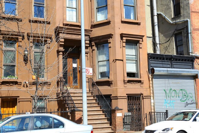 Building Photo - 103 W 131st St
