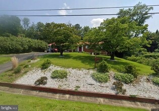 Building Photo - 7705 Earnshaw Dr