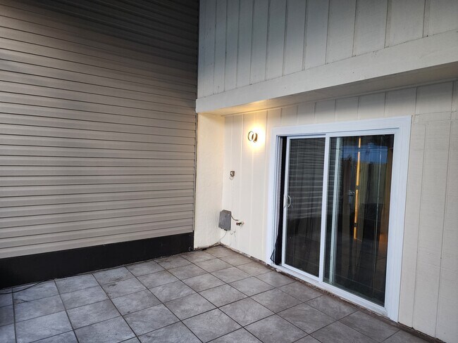 Foto del edificio - 3001 S Pines Dr