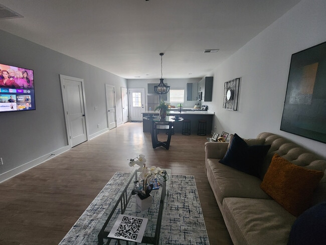 Foto del edificio - Room in Townhome on Freeze Ave NW