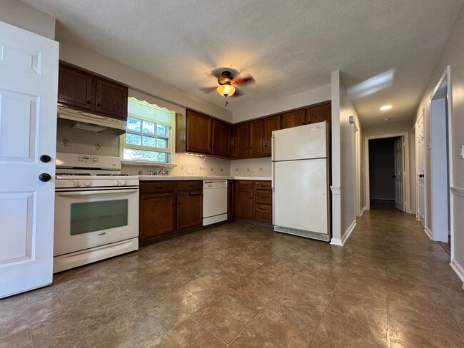 Kitchen - 240 Elm St