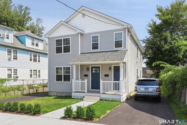 Building Photo - 34 Wilson St