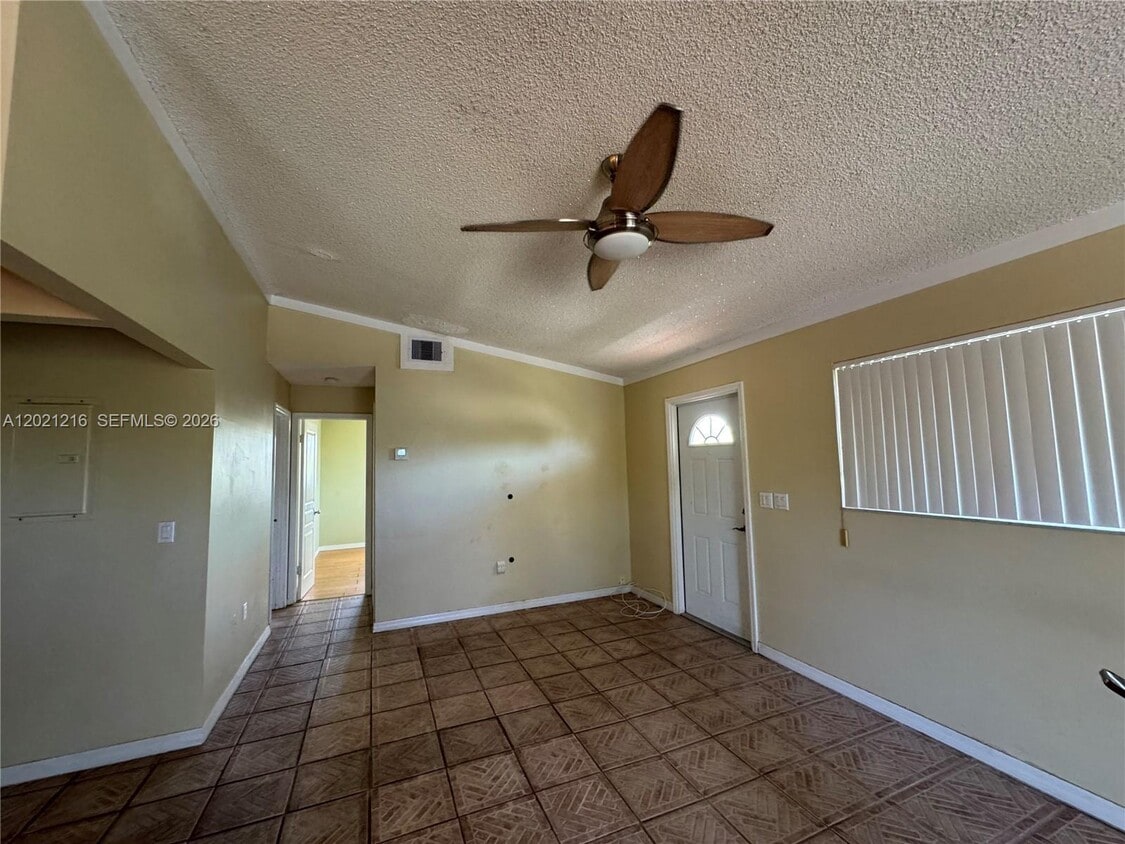 Building Photo - 104 Ocean Shores Dr