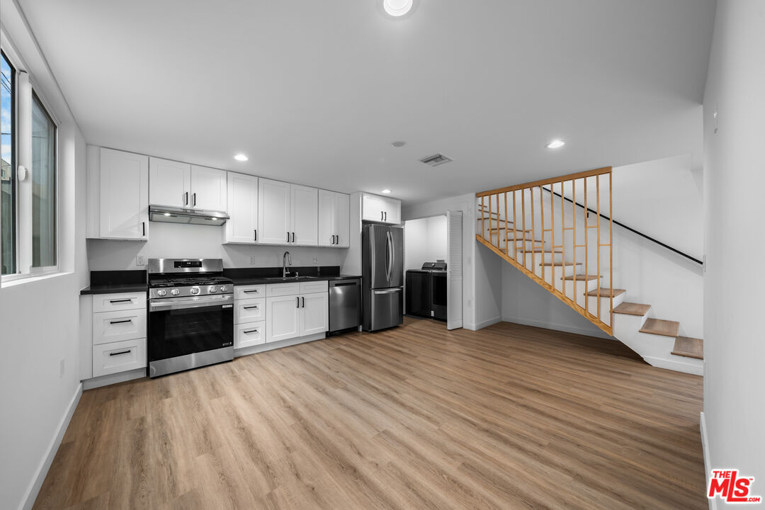 Foto principal - 1535-1534 N Kingsley Dr