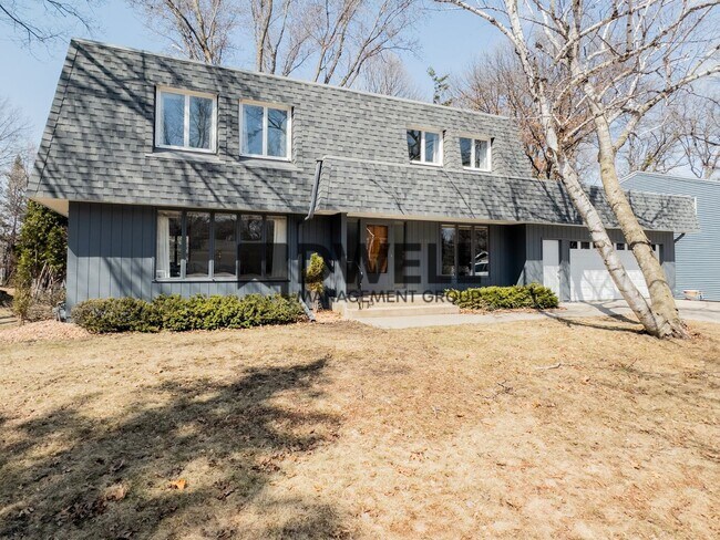 Building Photo - 1205 Folwell Dr SW