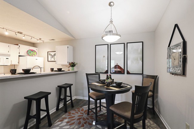 Dining room with breakfast bar. - Compass Pointe Apartments