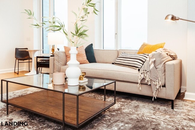 Foto del edificio - 210 W 5th Ave