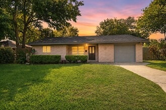 Building Photo - 2614 Willowby Dr