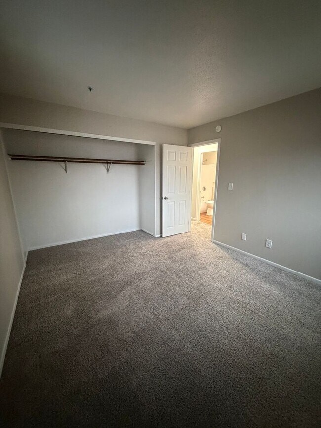 Foto del edificio - 2 Bedroom Apartment - Milan, IL