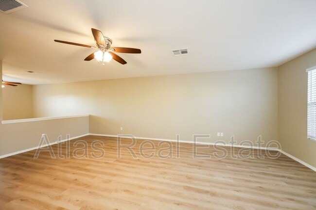 Building Photo - 122 Blue Juniper