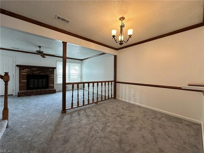 Building Photo - 3112 Radcliffe Ln N