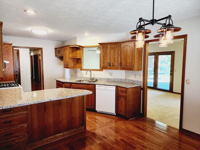Building Photo - Galloway - Sequiota Area - Glendale Hills ...