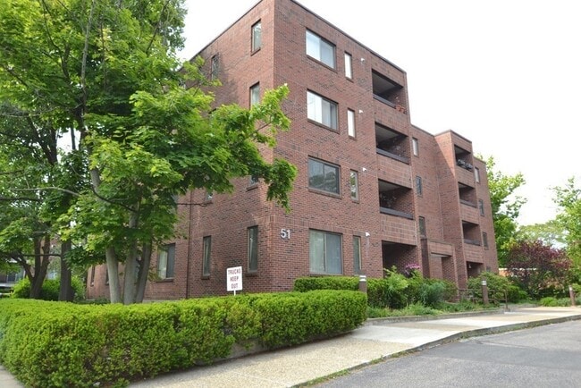 Building Photo - 51 John St