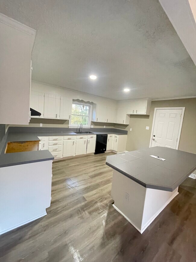 Foto del edificio - 112 Sycamore Rd