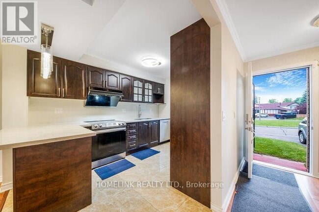 Building Photo - 415 Chandos Ct
