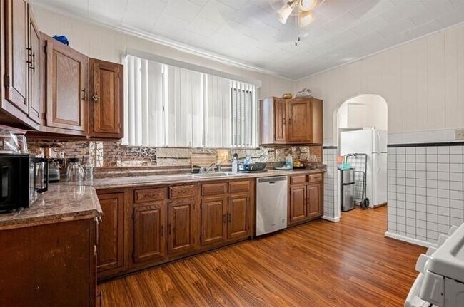 Foto del edificio - 152 Glen St