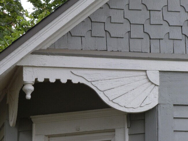 Building Photo - 801 W Walnut St