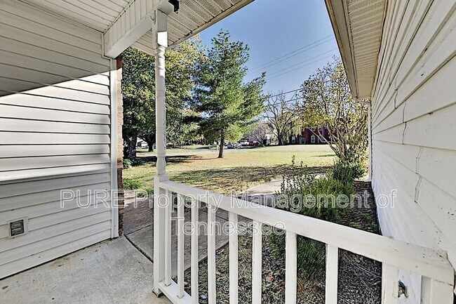 Building Photo - 2114 Spring Hill Cir