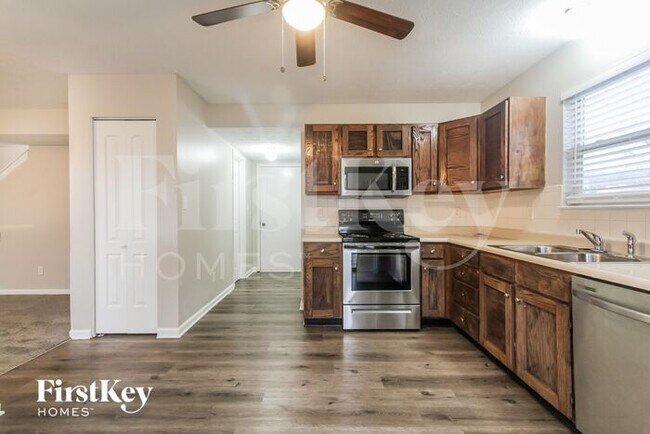 Foto del edificio - 757 Kingston Cir