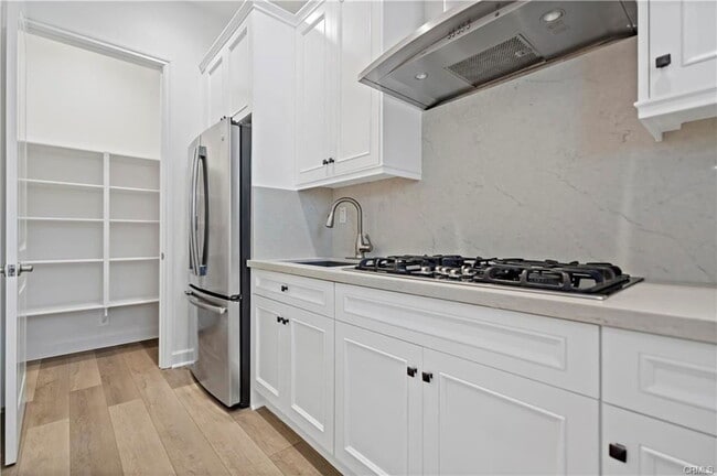 Building Photo - 173 Newall