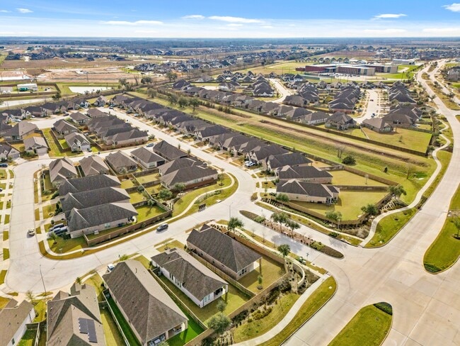 Building Photo - 4918 Morrison Dr