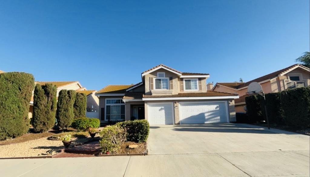 Foto del edificio - 22681 Belaire Dr