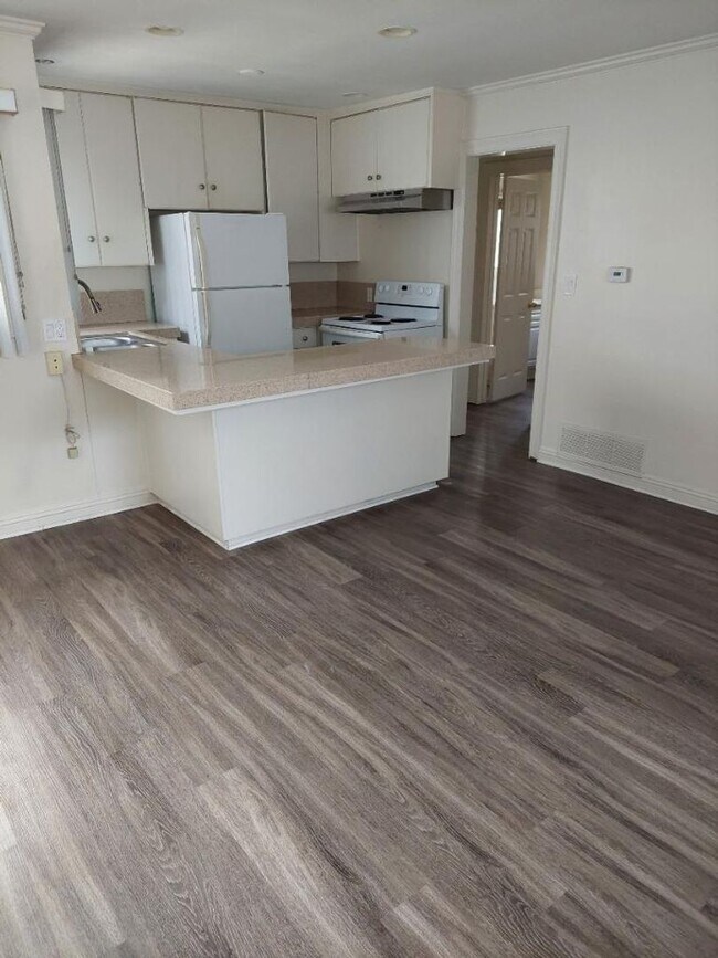 Foto del edificio - 626 Clubhouse Ave