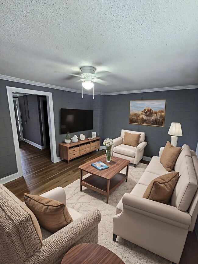 Foto del edificio - 713 Black Creek Rd SE