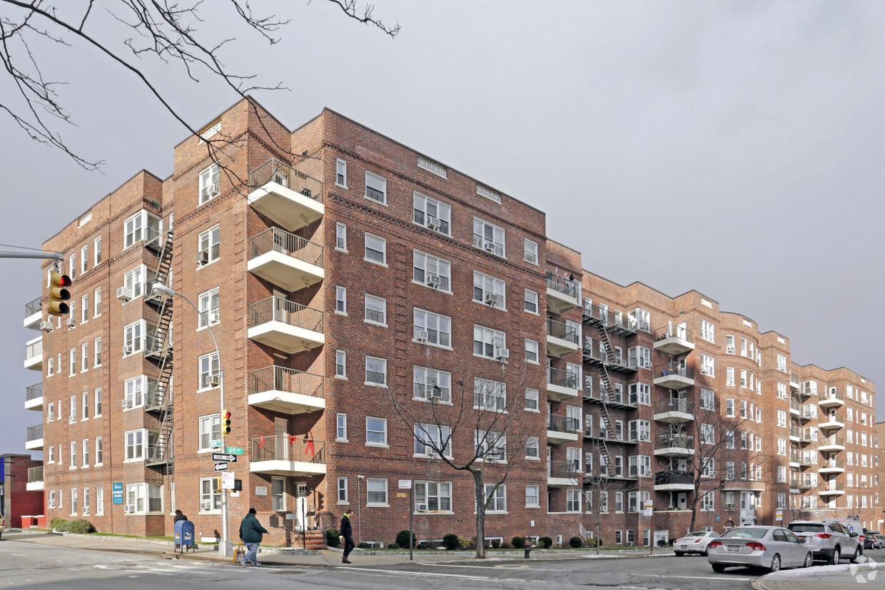 Primary Photo - 105-05 69th Ave