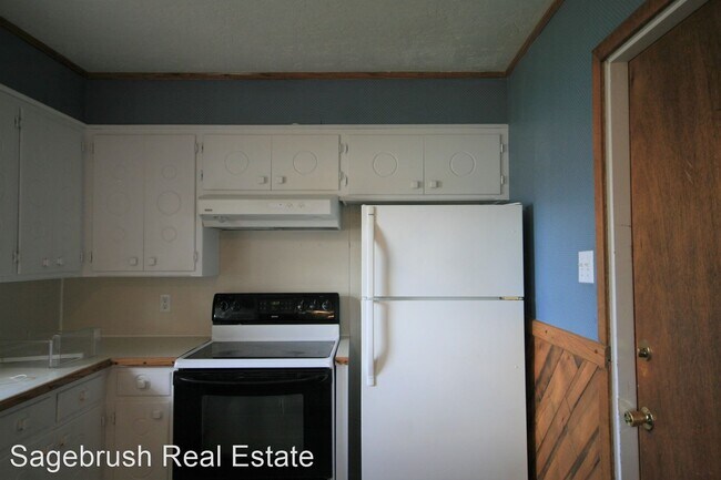 Building Photo - 3 br, 2 bath House - 1900 Weeden Dr.