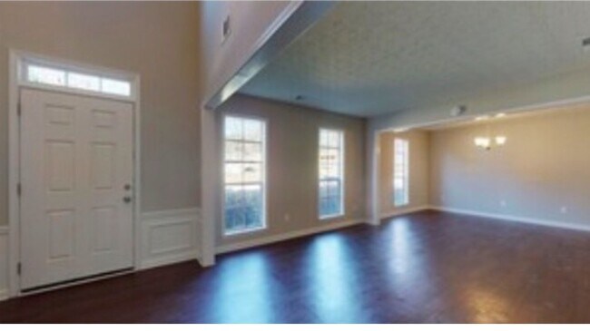 Foto del edificio - 4084 Pinehurst Valley Dr