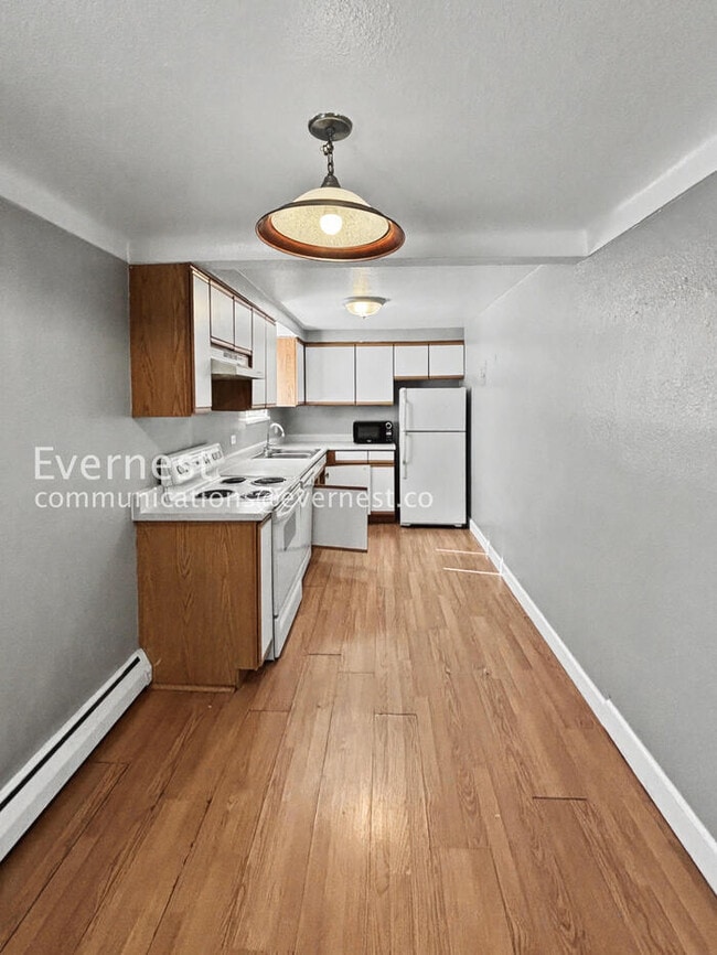 Foto del edificio - 2295 E Asbury Ave