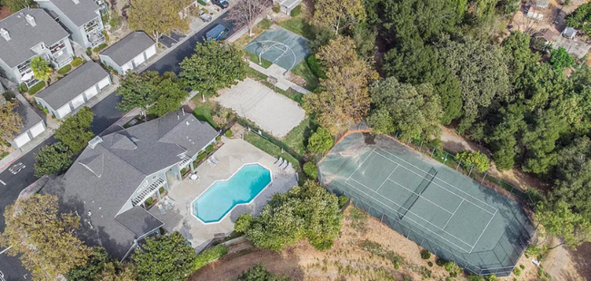 Foto del edificio - 8170 Mountain View Dr