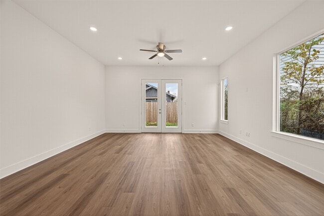 Foto del edificio - 1502 Hussion St