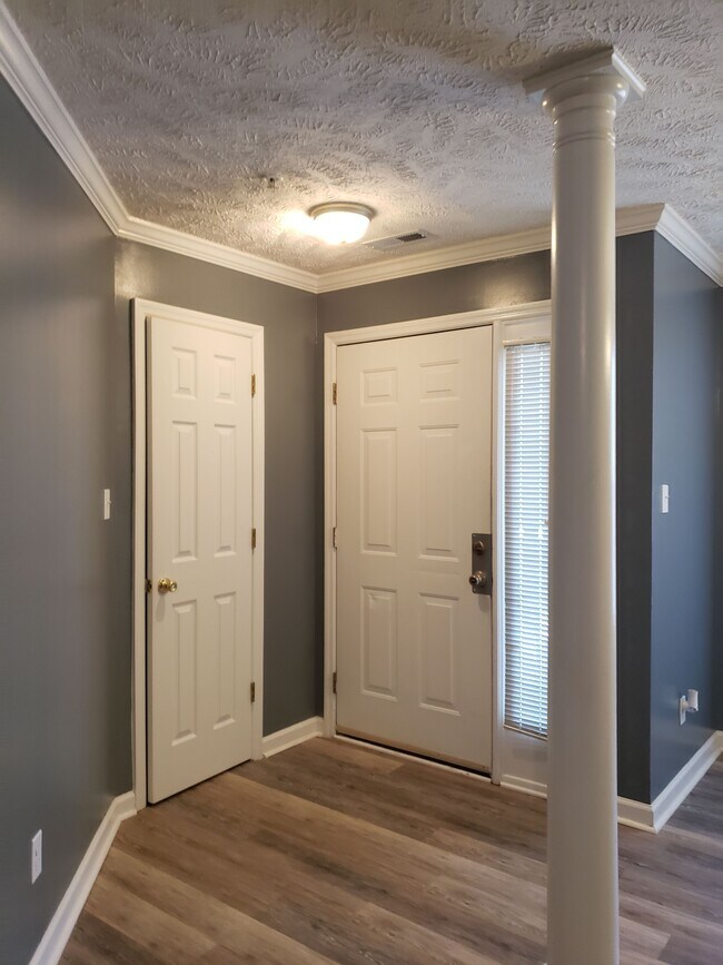 Foto del edificio - 380 Bubble Creek Ct