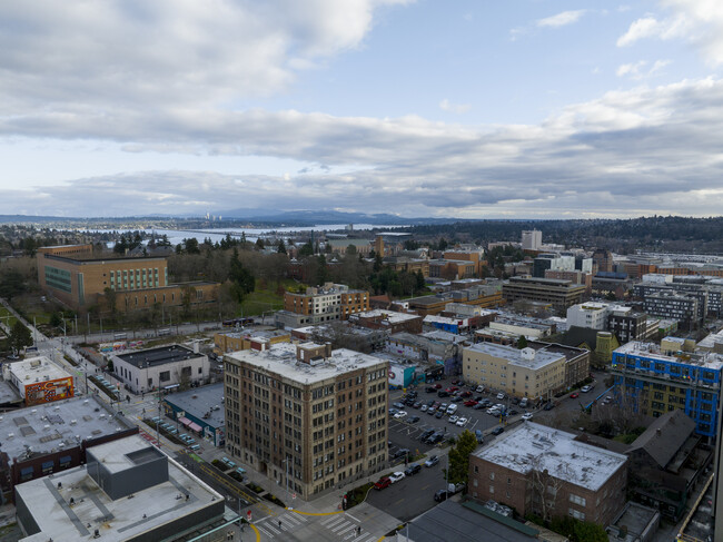 University Manor - Apartments in Seattle, WA | Apartments.com