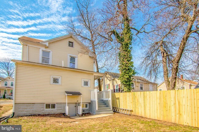 Building Photo - 5944 Addison Rd