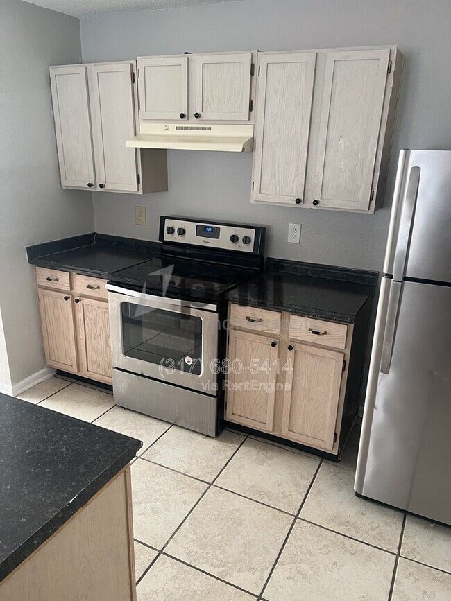 Foto del edificio - 346 Atherton Dr