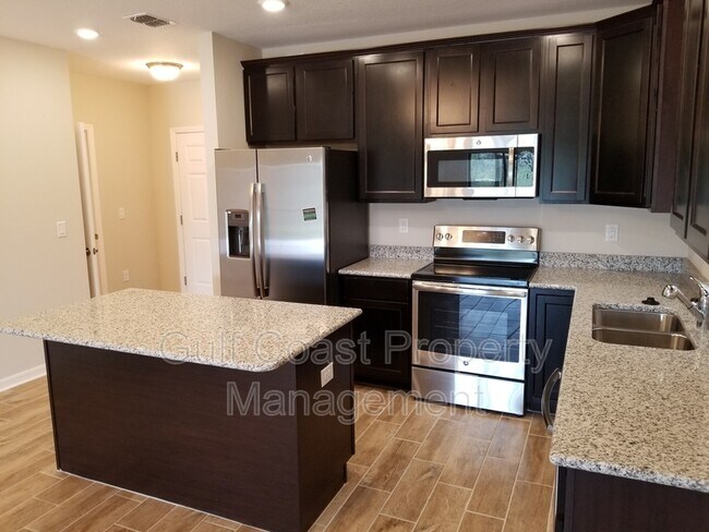 Building Photo - 4043 Wayfarer Way
