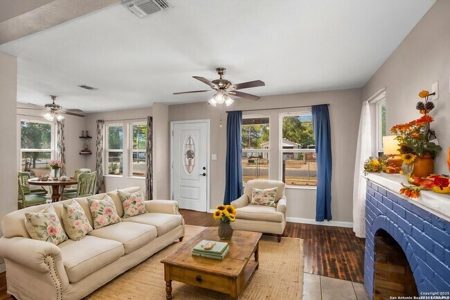 Foto del edificio - Well-Maintained 3-Bedroom Home – Ideal for Students & Professionals!