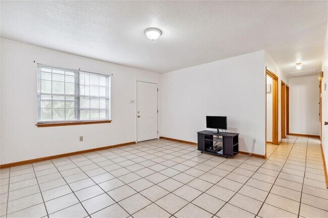 Foto del edificio - 504 Farnell Ln