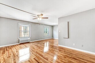 Building Photo - 416 68th St