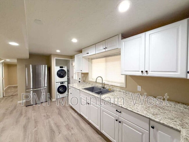 Building Photo - 678 S 650 W